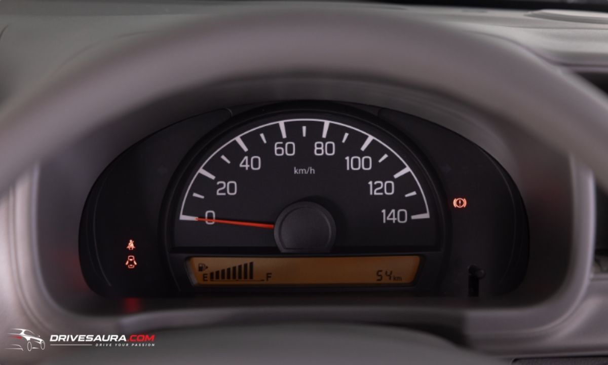 suzuki-every-interior